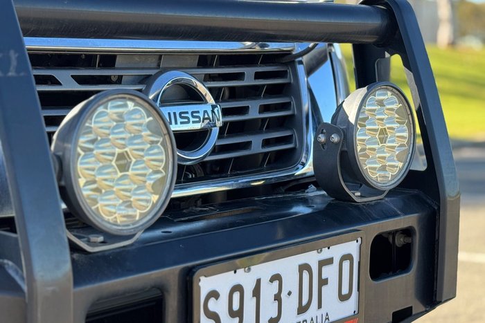 2020 Nissan Navara RX