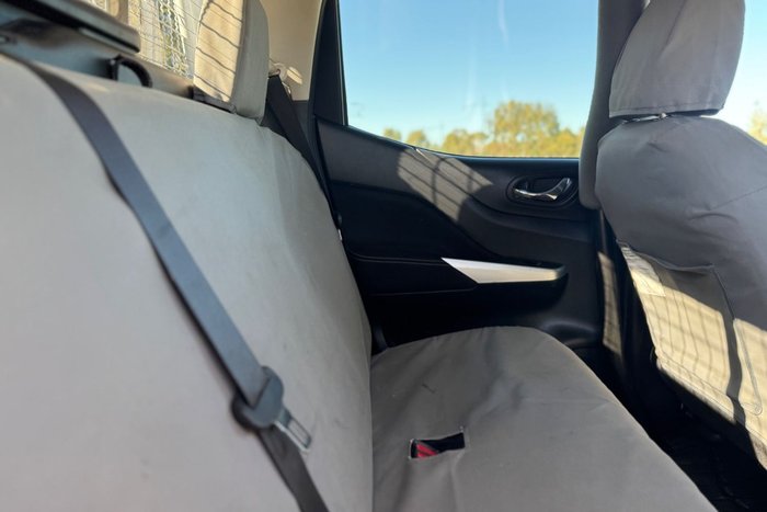 2020 Nissan Navara RX