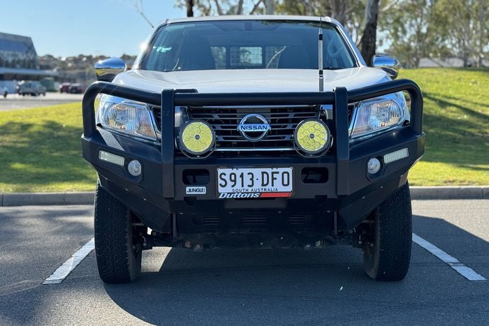 2020 Nissan Navara RX