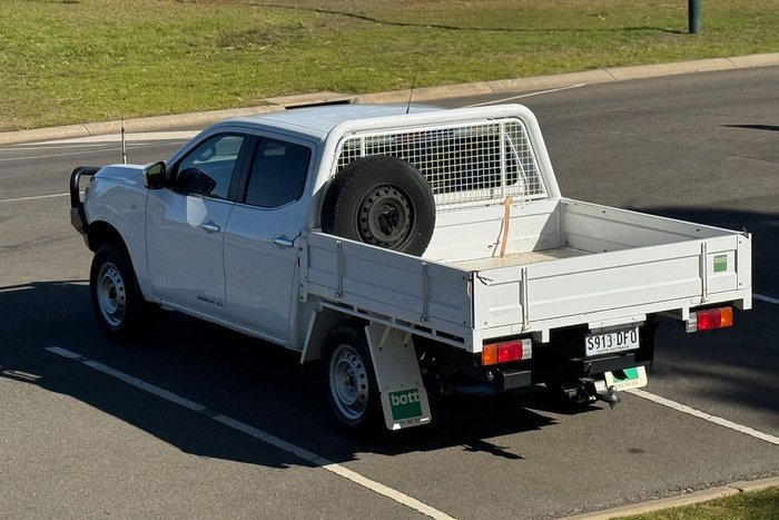 2020 Nissan Navara RX