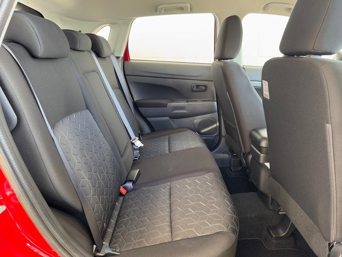 2024 Mitsubishi ASX ES