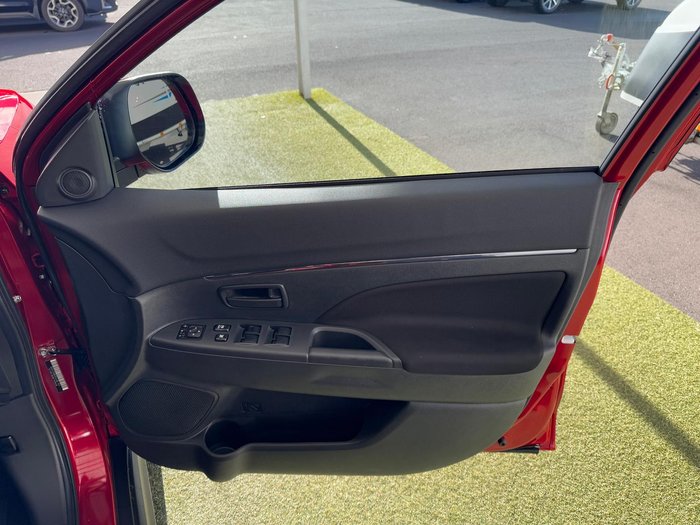 2024 Mitsubishi ASX ES