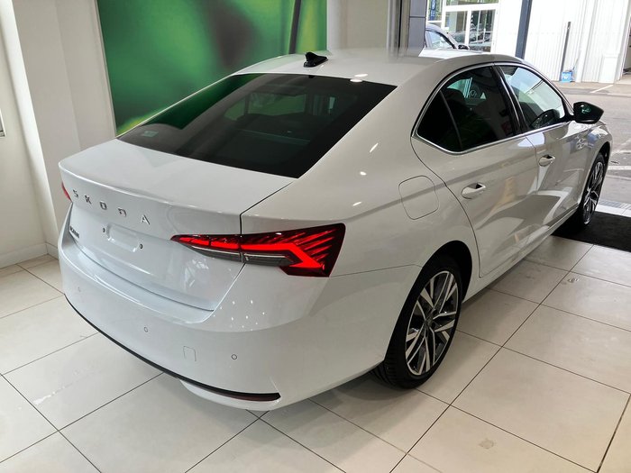 2025 SKODA Octavia 110TSI Select NX MY25 Moon White