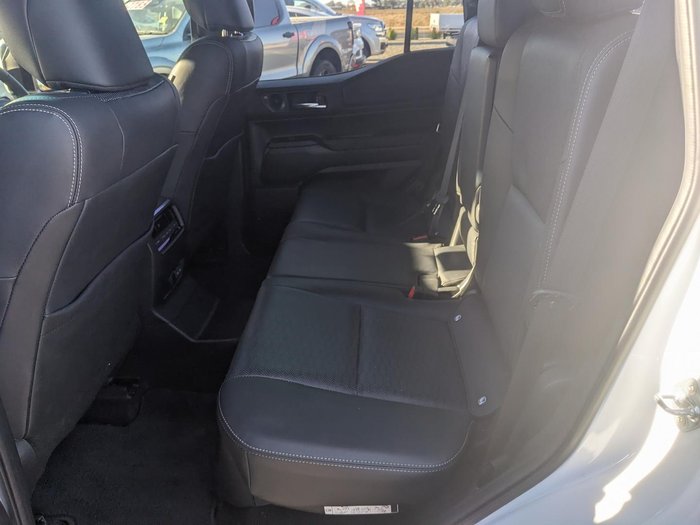2024 Toyota Landcruiser Prado VX
