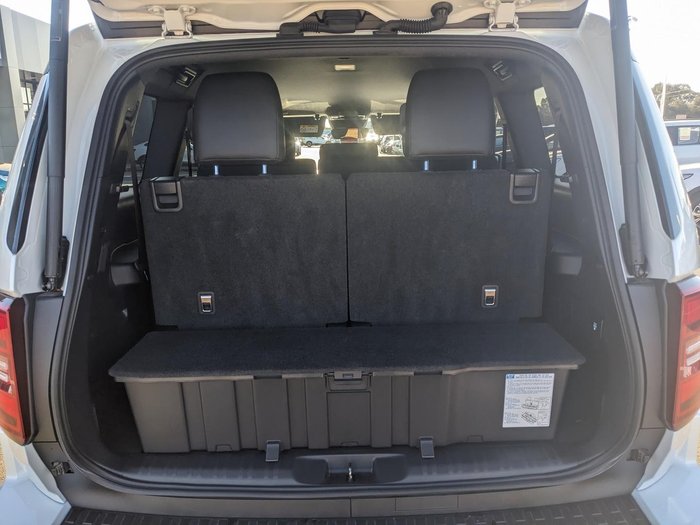 2024 Toyota Landcruiser Prado VX