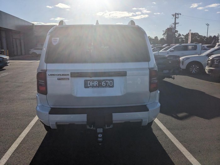 2024 Toyota Landcruiser Prado VX