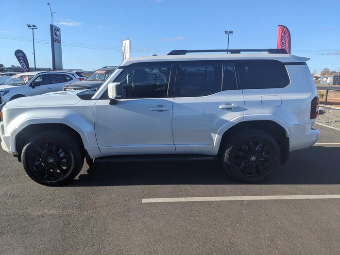 2024 Toyota Landcruiser Prado VX