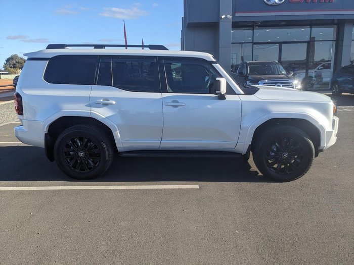 2024 Toyota Landcruiser Prado VX
