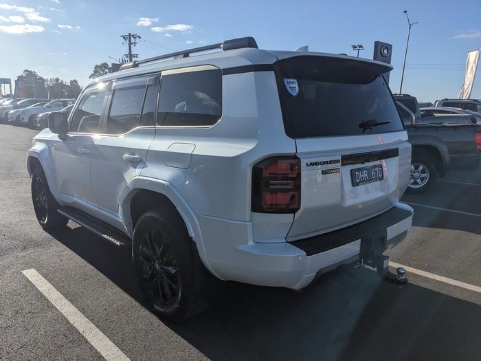 2024 Toyota Landcruiser Prado VX
