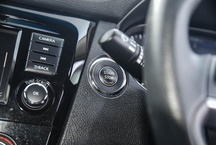 2022 Nissan X-TRAIL ST