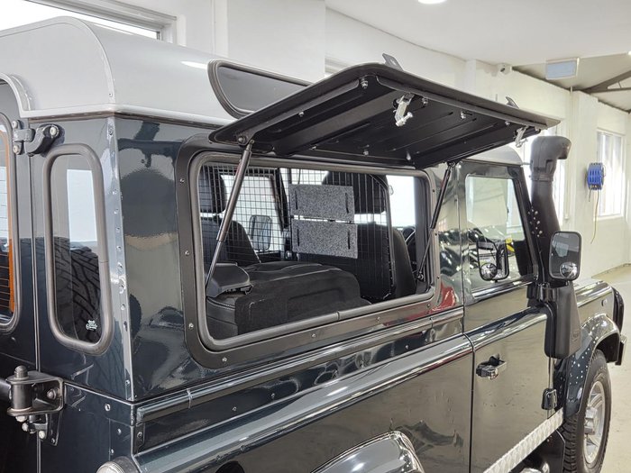 2016 Land Rover Defender 