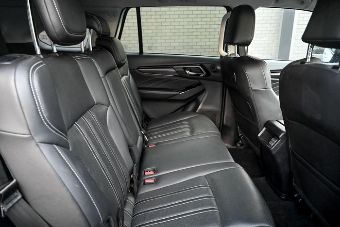 2022 Isuzu MU-X LS-T