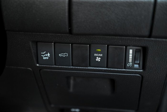 2022 Isuzu MU-X LS-T