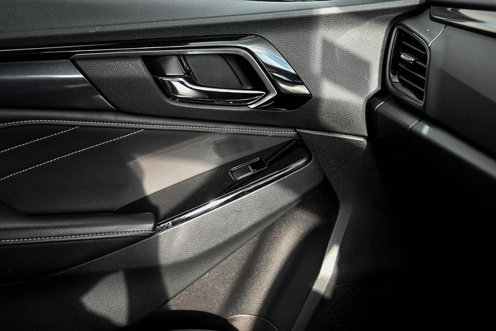 2022 Isuzu MU-X LS-T
