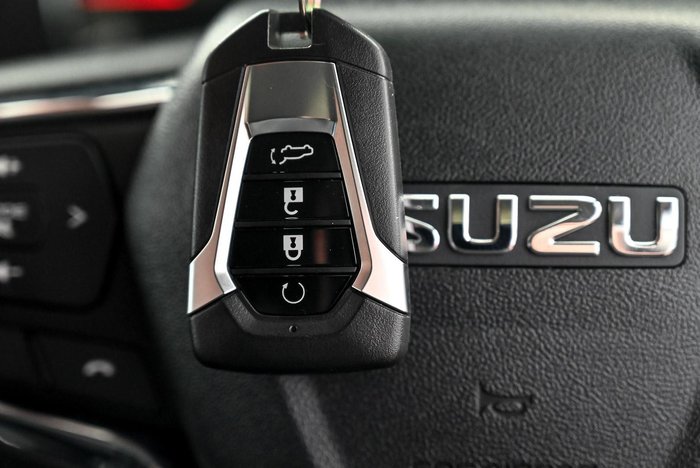 2022 Isuzu MU-X LS-T