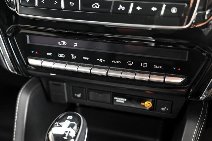 2022 Isuzu MU-X LS-T