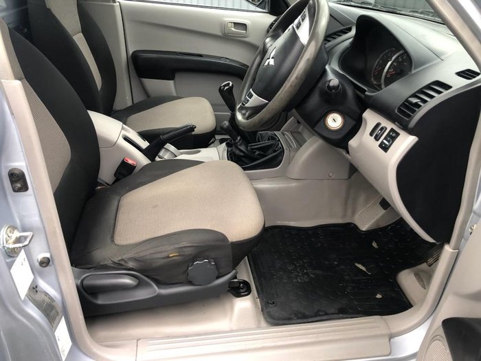 2014 Mitsubishi Triton GLX