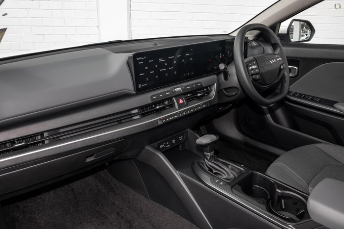 2025 Kia K4 S