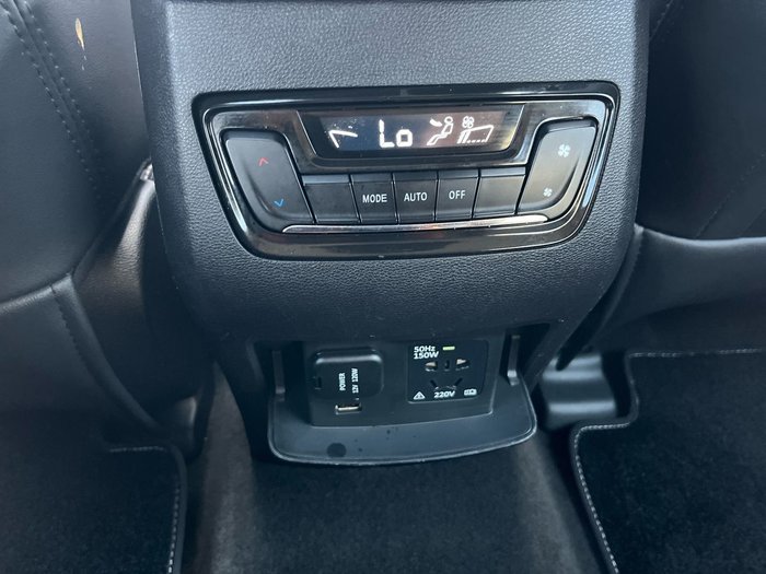 2021 LDV D90