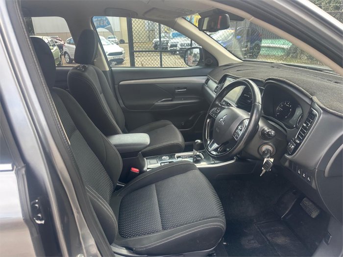 2017 MITSUBISHI OUTLANDER LS SAFETY PACK (4x4) 7 SEATS