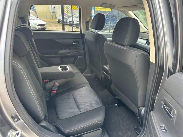 2017 MITSUBISHI OUTLANDER LS SAFETY PACK (4x4) 7 SEATS