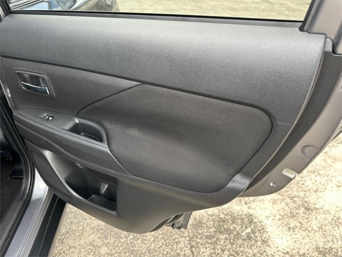 2017 MITSUBISHI OUTLANDER LS SAFETY PACK (4x4) 7 SEATS