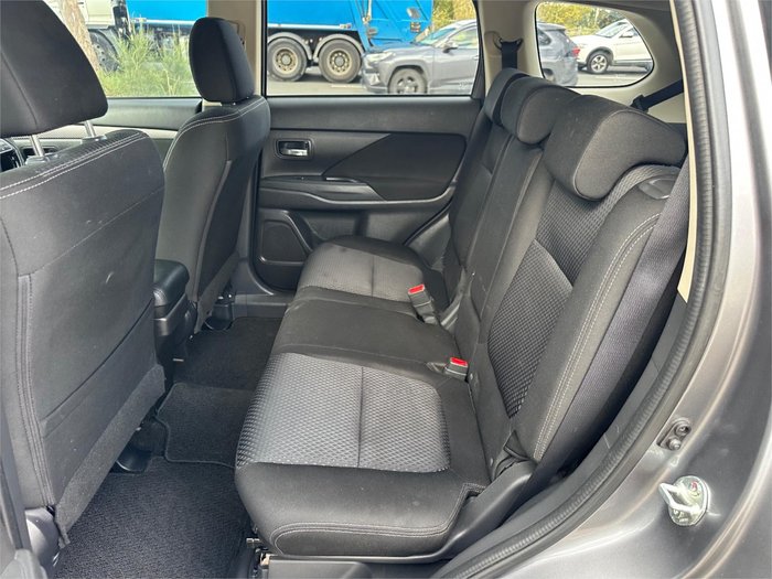 2017 MITSUBISHI OUTLANDER LS SAFETY PACK (4x4) 7 SEATS