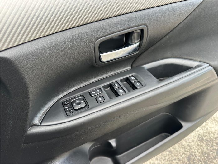 2017 MITSUBISHI OUTLANDER LS SAFETY PACK (4x4) 7 SEATS