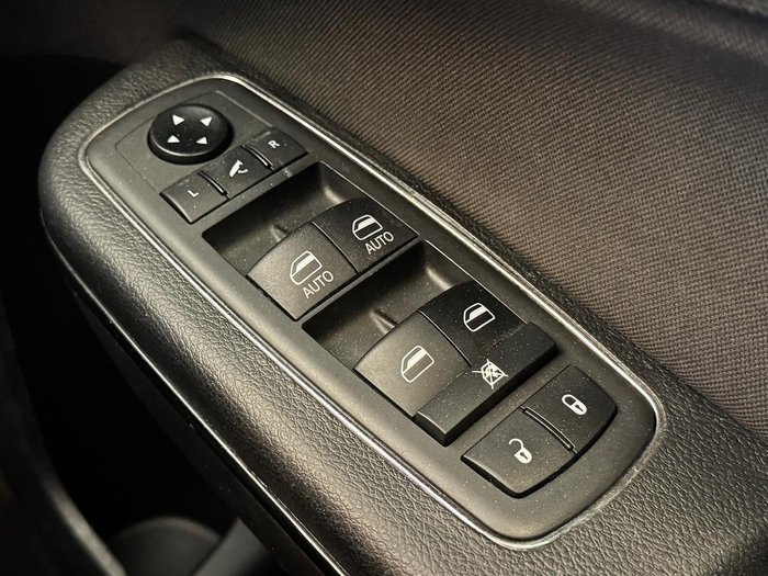 2021 Chrysler 300 SRT Core
