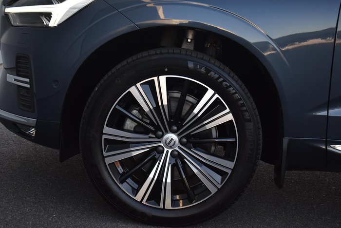 2023 Volvo XC60 Ultimate B5 Bright