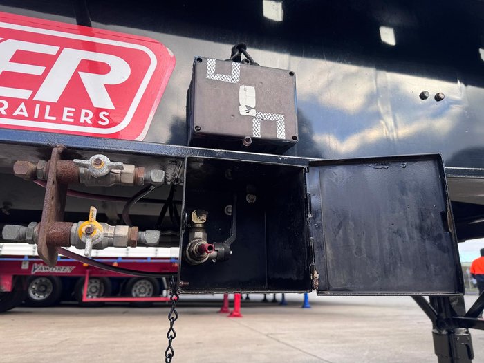 2013 Barker St3 20'Roll Back Tipping Skel