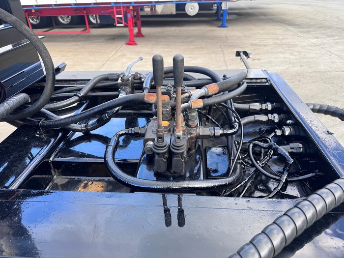 2013 Barker St3 20'Roll Back Tipping Skel