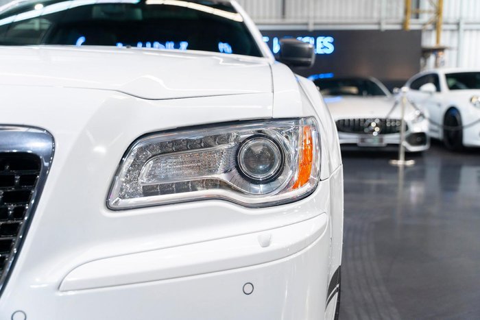 2015 Chrysler 300 SRT-8 Core Satin Vapour