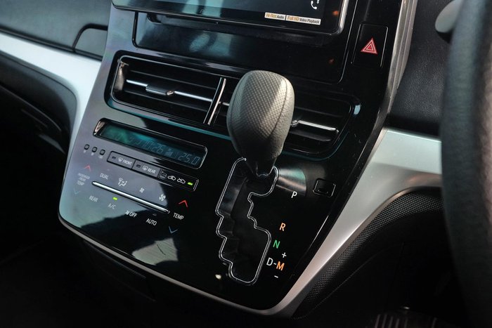2019 Toyota Tarago GLi ACR50R Silver Pearl