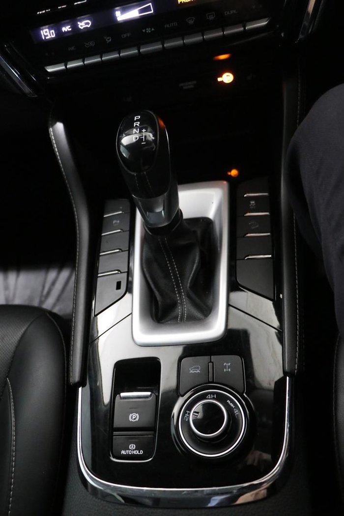 2022 Isuzu MU-X LS-T