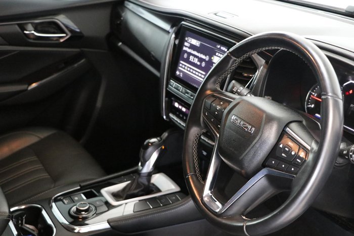 2022 Isuzu MU-X LS-T