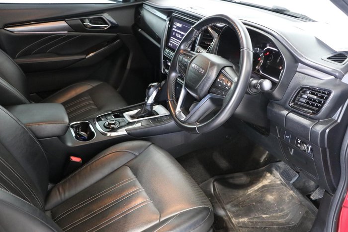 2022 Isuzu MU-X LS-T