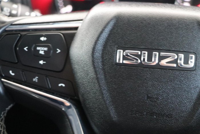2022 Isuzu MU-X LS-T