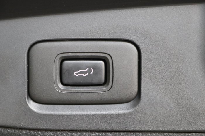2022 Isuzu MU-X LS-T