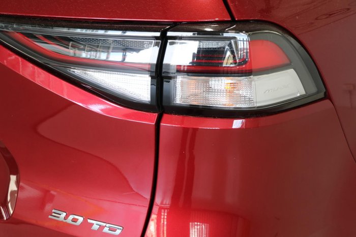 2022 Isuzu MU-X LS-T