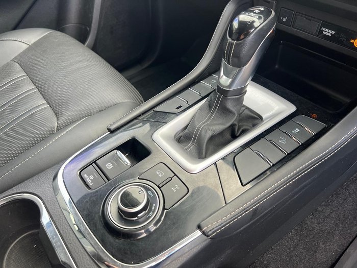 2022 Isuzu MU-X LS-T