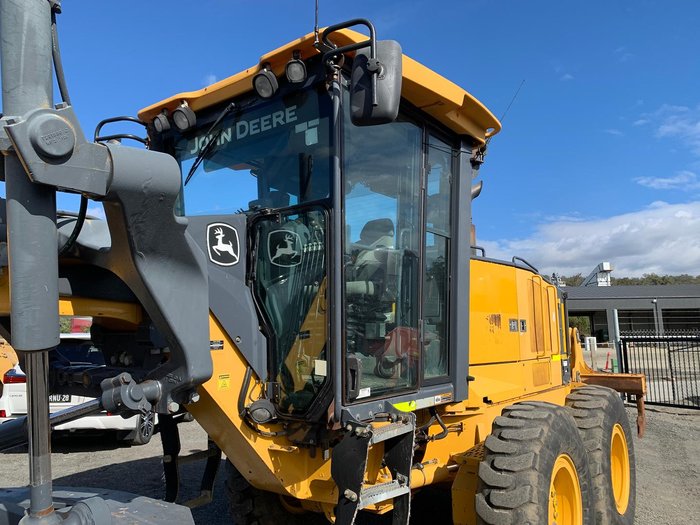 2012 John Deere 670G Grader