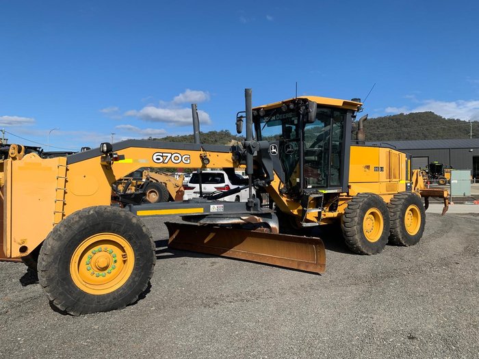 2012 John Deere 670G Grader
