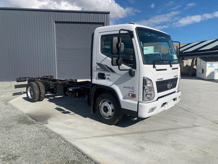 2025 Hyundai Mighty EX4/6 White