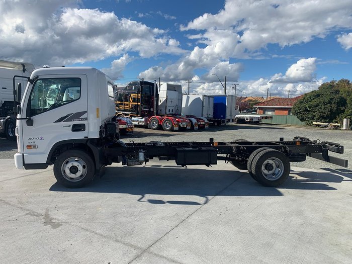 2025 Hyundai Mighty EX4/6 White