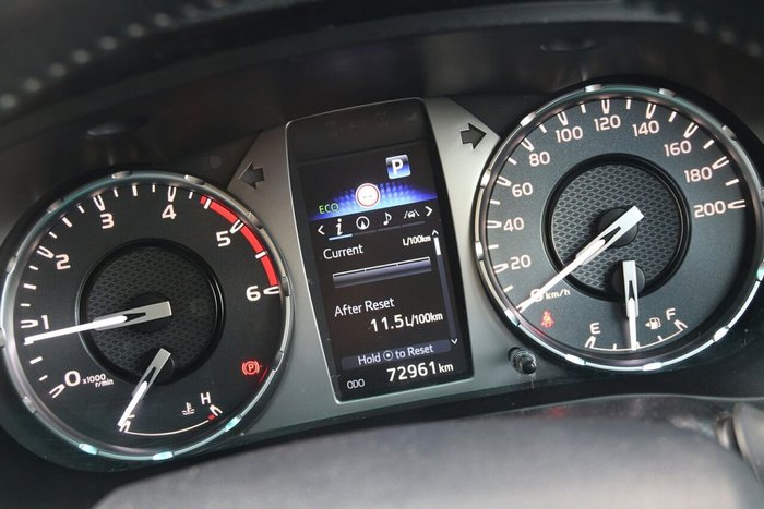 2022 Toyota Hilux SR5