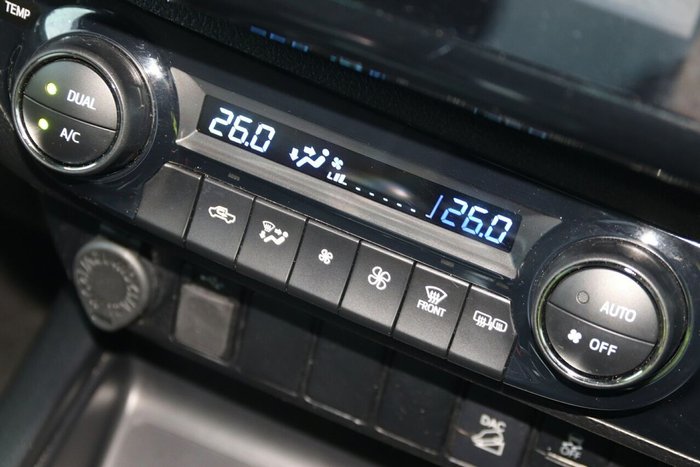 2022 Toyota Hilux SR5