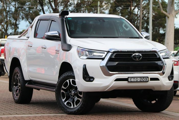 2022 Toyota Hilux SR5