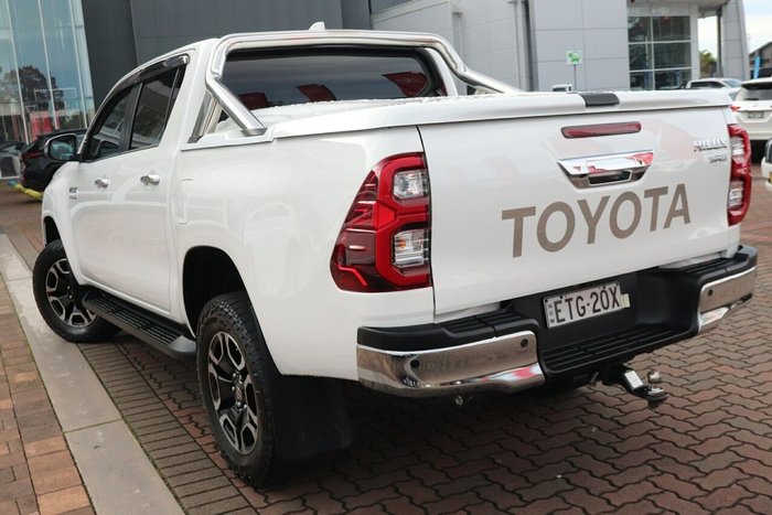 2022 Toyota Hilux SR5