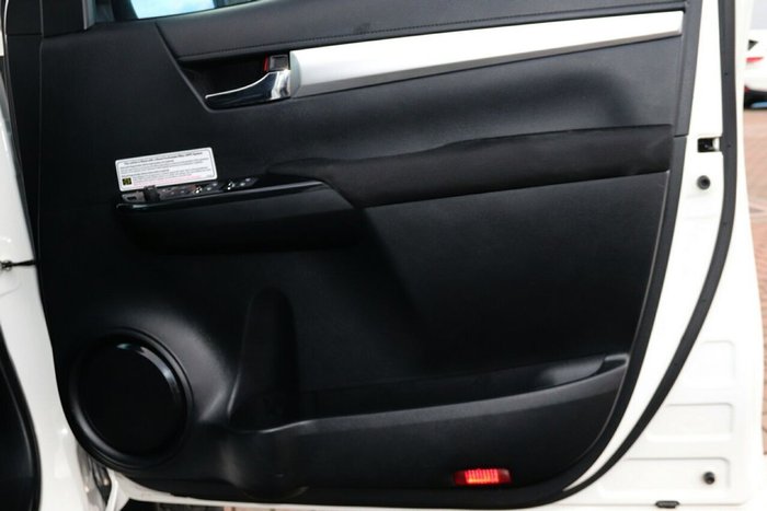2022 Toyota Hilux SR5
